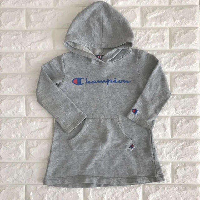 Champion(チャンピオン)のチャンピオン　パーカーワンピース キッズ/ベビー/マタニティのキッズ服女の子用(90cm~)(ワンピース)の商品写真