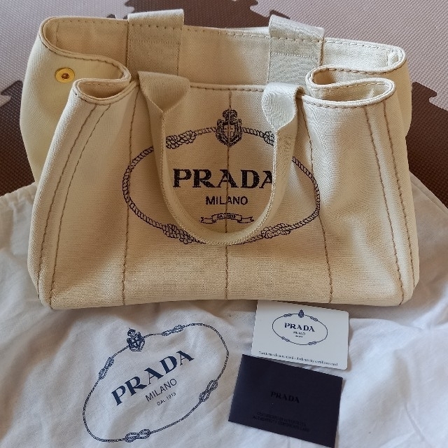 PRADA(プラダ)のプラダ　PRADA　カナパ　オフホワイト レディースのバッグ(トートバッグ)の商品写真