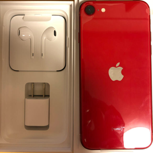 Apple(アップル)のパ君様専用　iPhone SE２　RED 64GB Softbank 特別価額 スマホ/家電/カメラのスマートフォン/携帯電話(スマートフォン本体)の商品写真