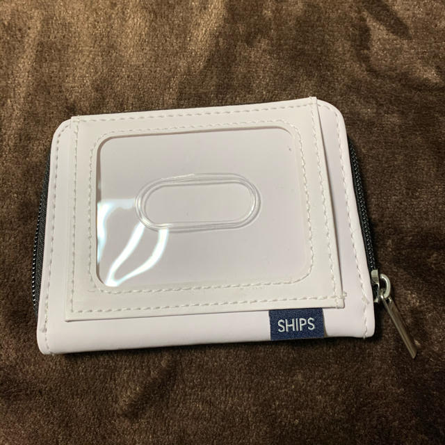 SHIPS(シップス)の新品未使用品 SHIPS × ミッキー 二つ折り財布 シップス レディースのファッション小物(財布)の商品写真