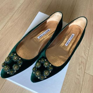 マノロブラニク(MANOLO BLAHNIK)の最終値下げ☆マノロブラニク　ハンギシパンプス☆クリスマス限定☆ベロア(ハイヒール/パンプス)