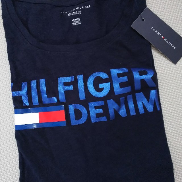 TOMMY HILFIGER(トミーヒルフィガー)の新品 トミーヒルフィガー Tシャツ  レディースのトップス(Tシャツ(半袖/袖なし))の商品写真