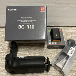 キヤノン(Canon)のBG-R10 バッテリーグリップとマガジンとバッテリー(ミラーレス一眼)