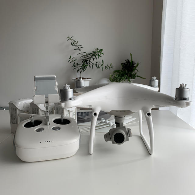 DJI Phantom4 Advanced / DJI ドローン エンタメ/ホビーのおもちゃ/ぬいぐるみ(ホビーラジコン)の商品写真