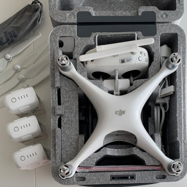 DJI Phantom4 Advanced / DJI ドローン エンタメ/ホビーのおもちゃ/ぬいぐるみ(ホビーラジコン)の商品写真