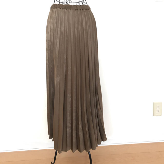 heliopole(エリオポール)のHELIOPOLE ロングプリーツスカート　新品 レディースのスカート(ロングスカート)の商品写真