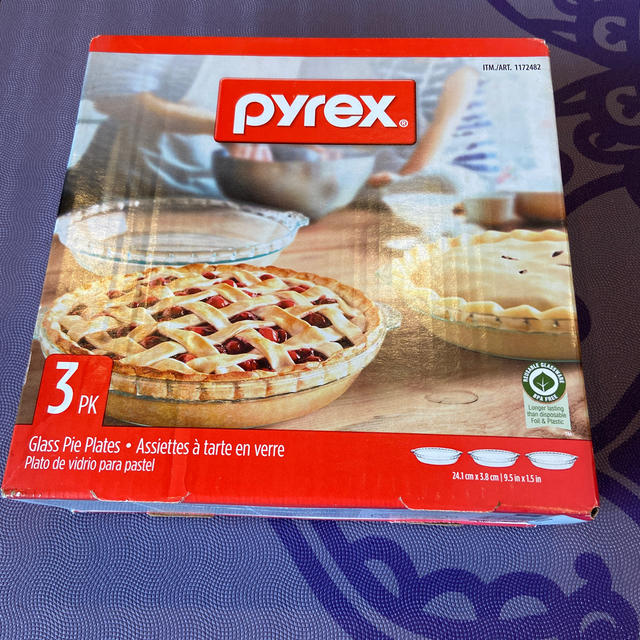 Pyrex(パイレックス)の新品、未開封　⭐︎パイレックス⭐︎　パイプレート　3枚組　Made in USA インテリア/住まい/日用品のキッチン/食器(調理道具/製菓道具)の商品写真