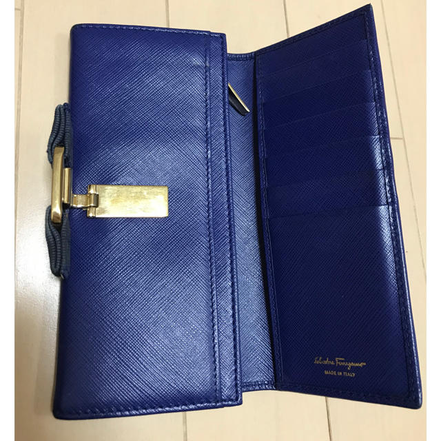 Ferragamo(フェラガモ)の中古品　フェラガモ　長財布 メンズのファッション小物(長財布)の商品写真