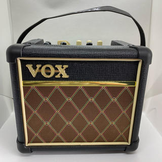 ヴォックス(VOX)のVOX MINI3 G2とフェンダーのシールド(ギターアンプ)