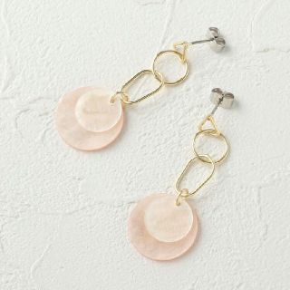 ハッシュアッシュ(HusHush)の【新品・未使用】HusHush 正規品 桜貝色 ピアス 天然貝使用(ピアス)