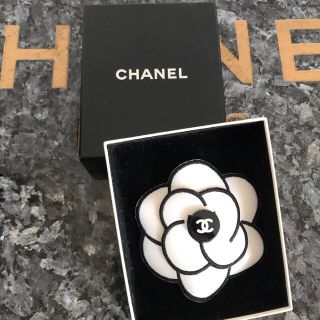 シャネル(CHANEL)のスヌーピー様専用CHANEL美品ヴィンテージブローチ(ブローチ/コサージュ)