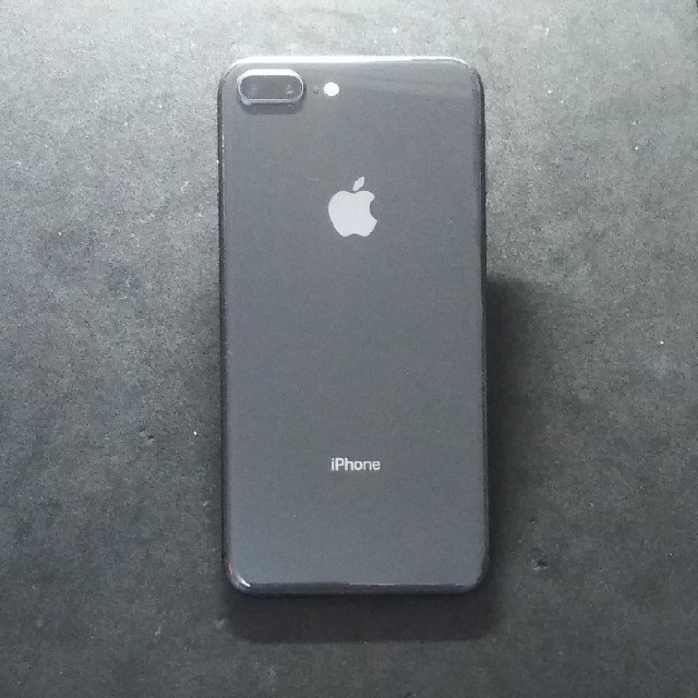 iPhone(アイフォーン)のえいと様専用　iPhone8plus256G　simロックフリー　美品 スマホ/家電/カメラのスマートフォン/携帯電話(スマートフォン本体)の商品写真