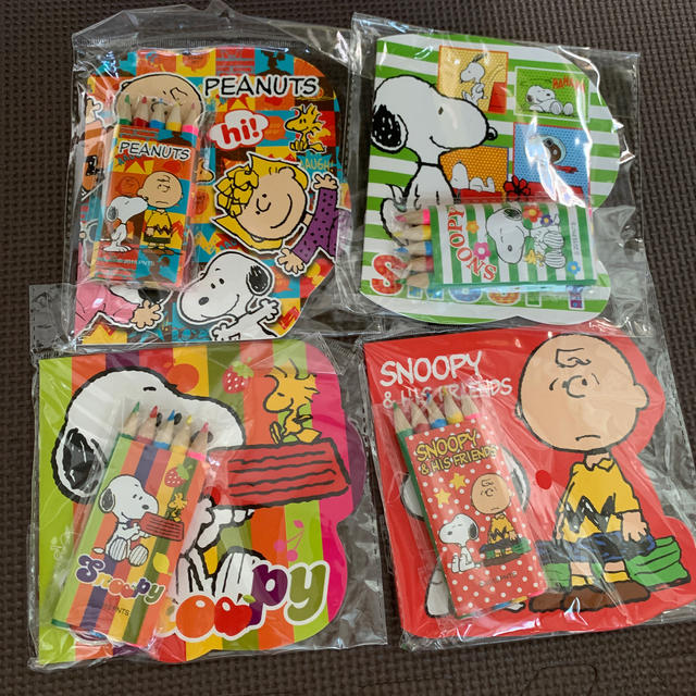 SNOOPY(スヌーピー)のスヌーピ　ぬりえセット キッズ/ベビー/マタニティのおもちゃ(知育玩具)の商品写真