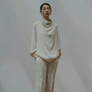 アメリヴィンテージ(Ameri VINTAGE)のアメリヴィンテージ　SOPHIA DRAPE NECK BLOUSE(シャツ/ブラウス(長袖/七分))