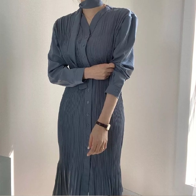 ZARA(ザラ)のレディース 新品 未着用 膝丈 ワンピース 長袖 秋冬 プリーツ フリーサイズN レディースのワンピース(ひざ丈ワンピース)の商品写真