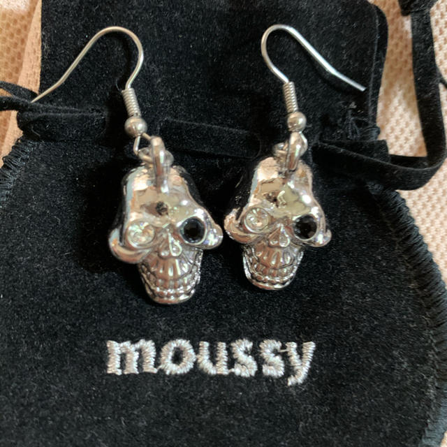 moussy(マウジー)のマウジー　スカル　ピアス レディースのアクセサリー(ピアス)の商品写真