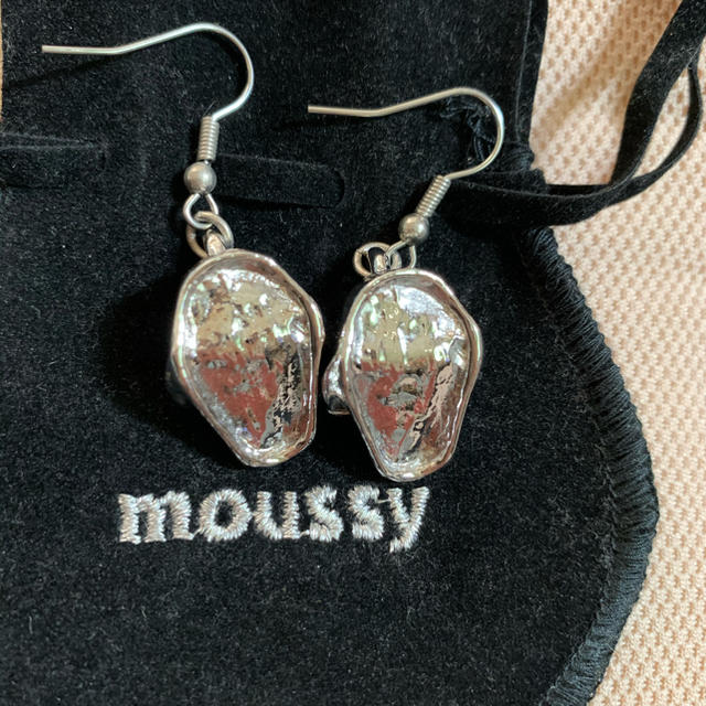 moussy(マウジー)のマウジー　スカル　ピアス レディースのアクセサリー(ピアス)の商品写真