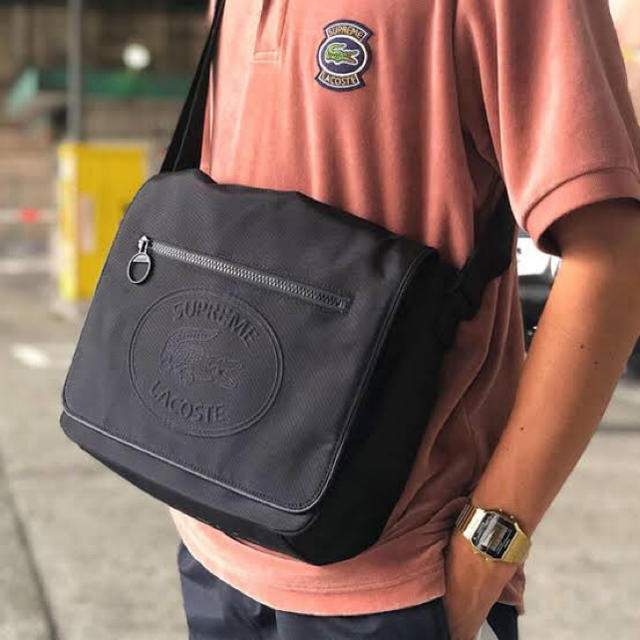 Supreme(シュプリーム)の黒 supreme lacoste messenger bag black 新品 メンズのバッグ(メッセンジャーバッグ)の商品写真