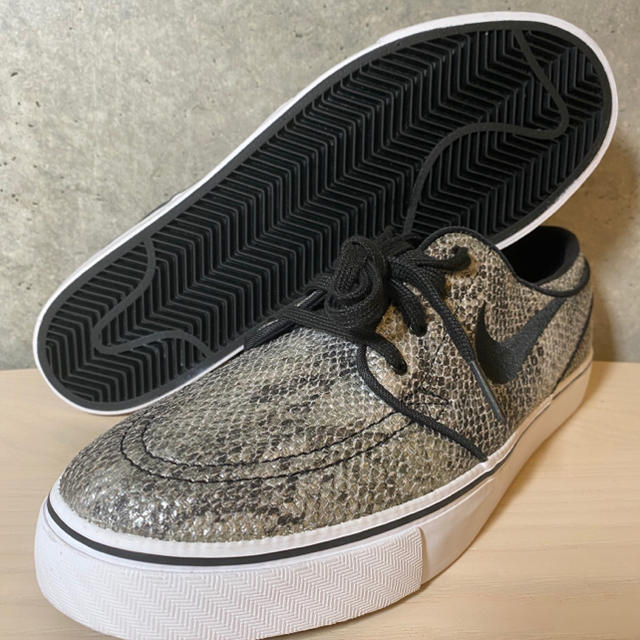 NIKE(ナイキ)の【たか様専用】Nike SB Zoom Stefan Janoski Cobra メンズの靴/シューズ(スニーカー)の商品写真