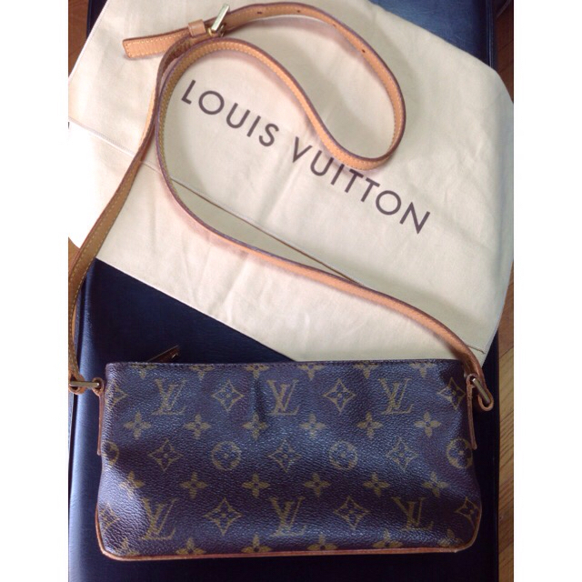 LOUIS VUITTON(ルイヴィトン)のルイヴィトン   トロター   ショルダーバッグ   モノグラム レディースのバッグ(ショルダーバッグ)の商品写真