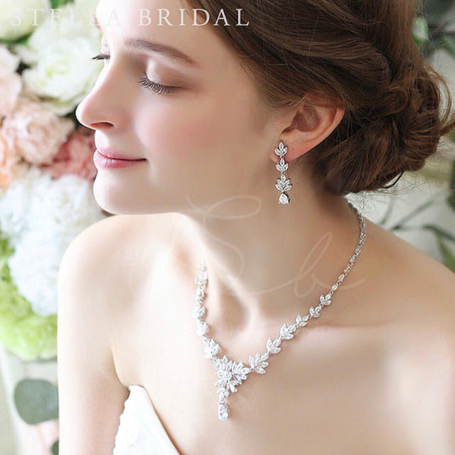 STELLA BRIDAL ウェディングジュエリーセット ネックレス ピアス レディースのアクセサリー(ネックレス)の商品写真