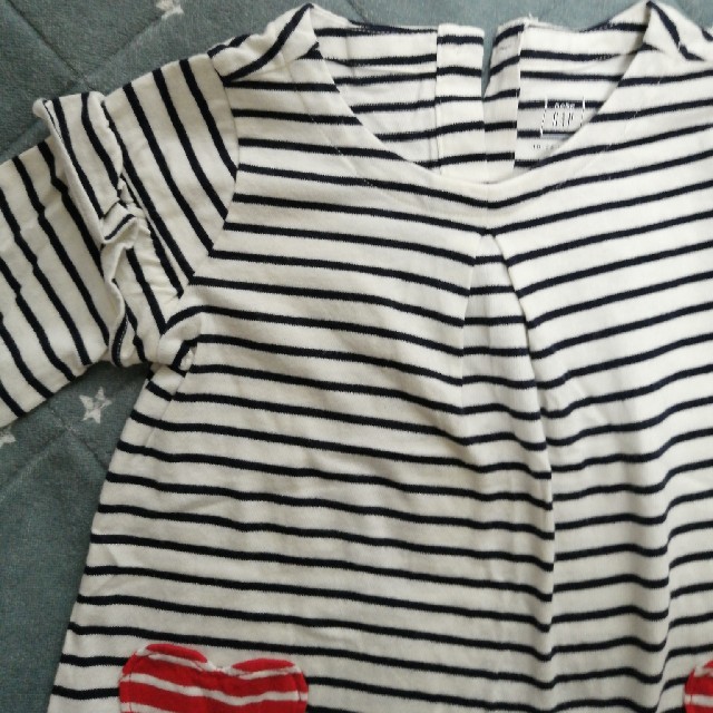 babyGAP(ベビーギャップ)のボーダーワンピース９０　長袖 キッズ/ベビー/マタニティのキッズ服女の子用(90cm~)(ワンピース)の商品写真