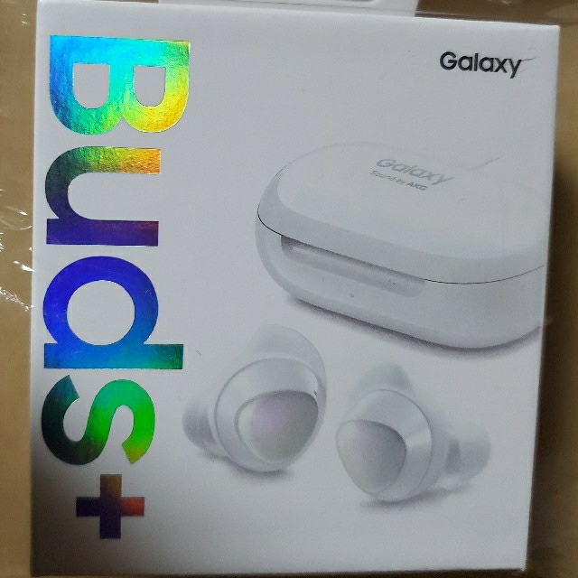 Galaxy(ギャラクシー)の【モルコ様専用】Galaxy Buds+ / ホワイト【新品未使用】 スマホ/家電/カメラのオーディオ機器(ヘッドフォン/イヤフォン)の商品写真