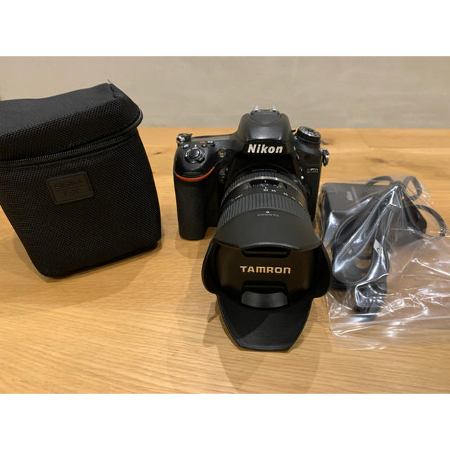 Nikon D750 BODY と 28-300mm VRのセット