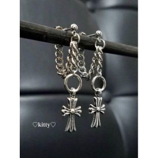 クロムハーツ(Chrome Hearts)の新型・送料込!!【クロスチェーンピアス 2個セット】(ピアス(両耳用))