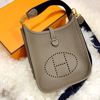 エルメス(Hermes)の★hermes エブリンtpm16★エトゥープ×ゴールド金具(ショルダーバッグ)