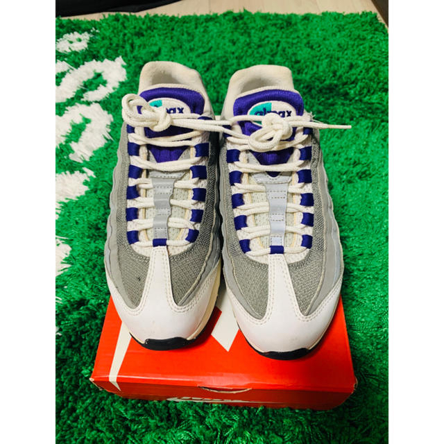 NIKE(ナイキ)のNIKE AIR MAX 95 WMNS Grape 25.5cm レディースの靴/シューズ(スニーカー)の商品写真