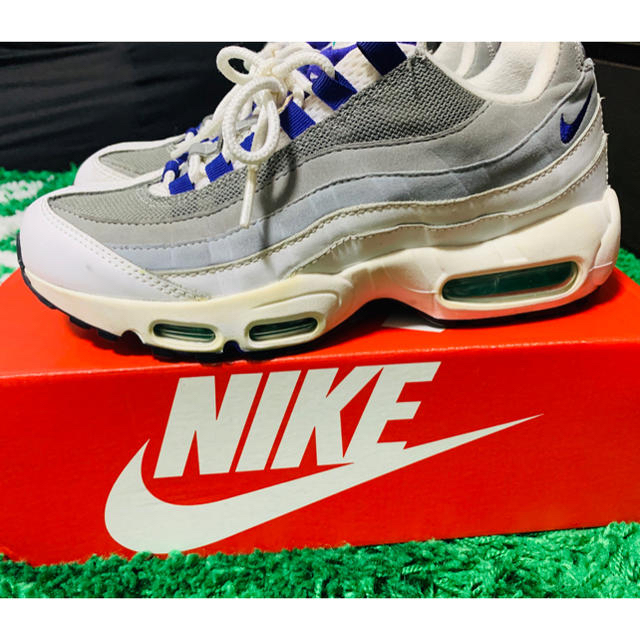 NIKE(ナイキ)のNIKE AIR MAX 95 WMNS Grape 25.5cm レディースの靴/シューズ(スニーカー)の商品写真