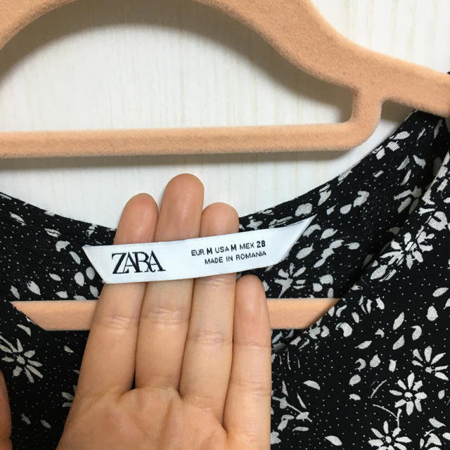 ZARA(ザラ)のZARA フラワーロングワンピース レディースのワンピース(ロングワンピース/マキシワンピース)の商品写真