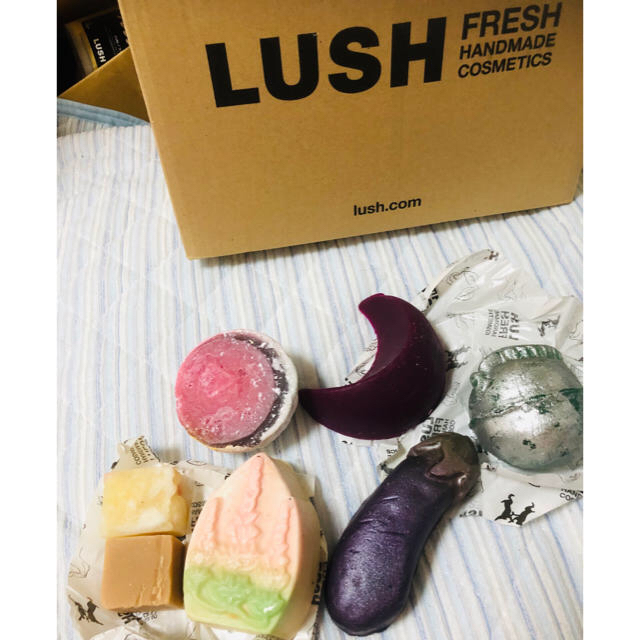 LUSH(ラッシュ)のLUSH ソープセット&LUSHバブルバー☆ コスメ/美容のボディケア(ボディソープ/石鹸)の商品写真