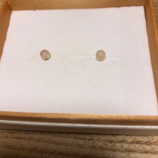18金ピアス。留め金なし。(ピアス)