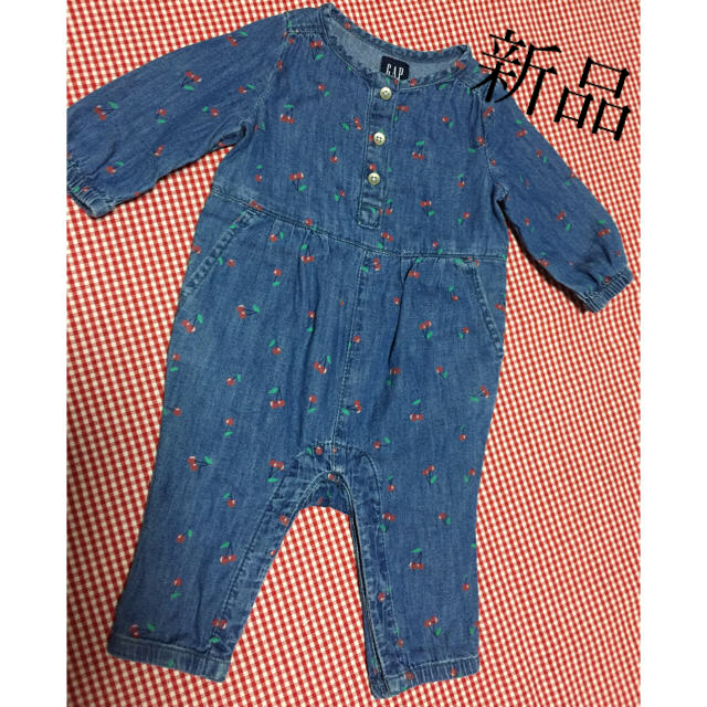 babyGAP(ベビーギャップ)のいち様専用  新品   新生児baby GAP デニム ロンパース  0ー3ヶ月 キッズ/ベビー/マタニティのベビー服(~85cm)(ロンパース)の商品写真