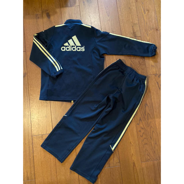 adidas(アディダス)の週末限定SALE!! adidas アディダス 長袖ジャージ上下 140 スポーツ/アウトドアのサッカー/フットサル(ウェア)の商品写真