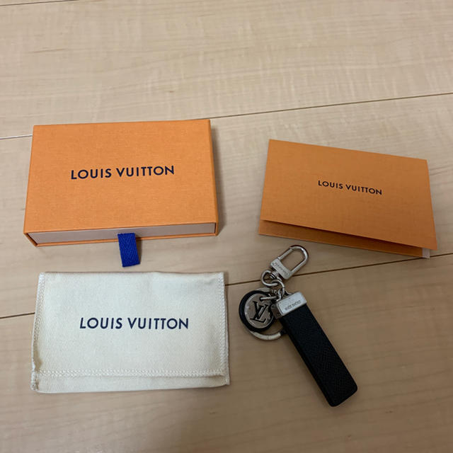 LOUIS VUITTON(ルイヴィトン)のルイヴィトンキーホルダー メンズのファッション小物(キーホルダー)の商品写真