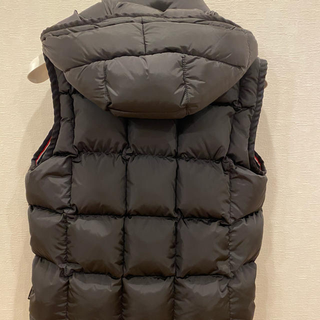 MONCLER(モンクレール)のモンクレール　ダウンベスト　希少サイズ1 トリコロール　タパジョス メンズのジャケット/アウター(ダウンベスト)の商品写真