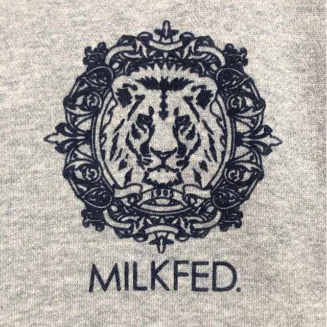 MILKFED.(ミルクフェド)のミルクフェド　左右色違い　スウェット レディースのトップス(トレーナー/スウェット)の商品写真