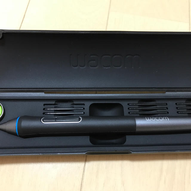 Wacom cintiq 13HD DTK-1301/K0 Wacom cintiq 13HD DTK-1301/K0
