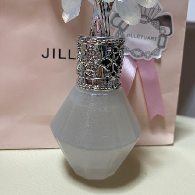 JILLSTUART(ジルスチュアート)のJILLSTUART クリスタルブルーム スノー オードパルファン 30ml コスメ/美容の香水(香水(女性用))の商品写真