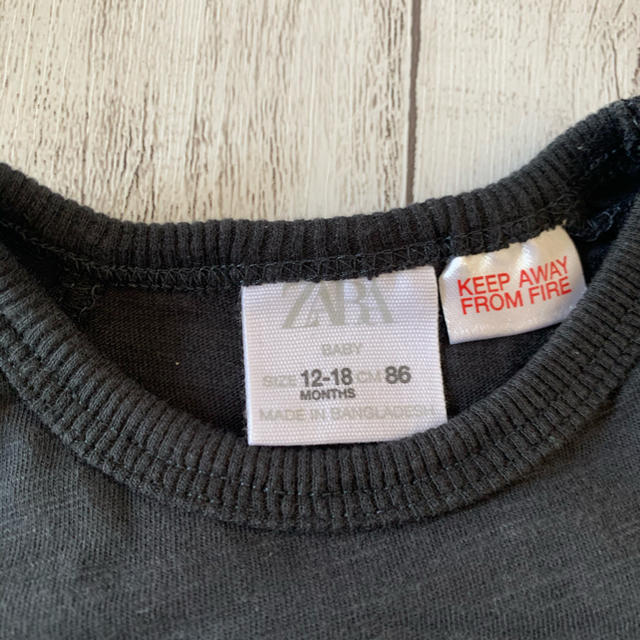 ZARA(ザラ)の新品ZARA Baby ブラックカットソー　86cm キッズ/ベビー/マタニティのベビー服(~85cm)(Ｔシャツ)の商品写真