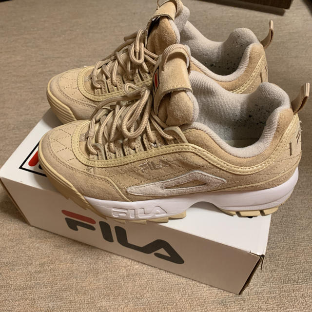 FILA スニーカー　ベージュ