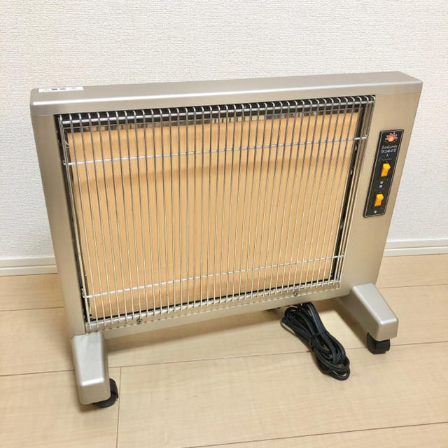 ボビ様専用 サンルミエ　キュート　遠赤外線ヒーター　E800LS ② スマホ/家電/カメラの冷暖房/空調(電気ヒーター)の商品写真