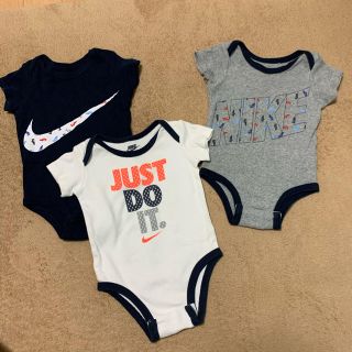 ナイキ(NIKE)のナイキ　ベビー　ロンパス　半袖　肌着(ロンパース)