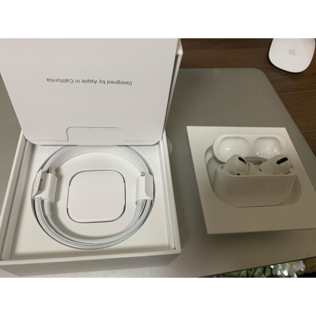 AirPods Pro 美品 正規品 Apple MWP22J/Aヘッドフォン/イヤフォン