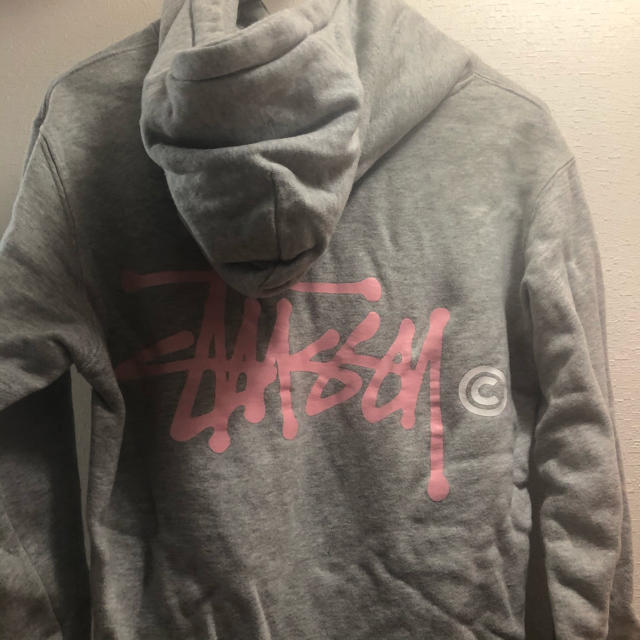 STUSSY(ステューシー)のstussy パーカー  レディースのトップス(パーカー)の商品写真