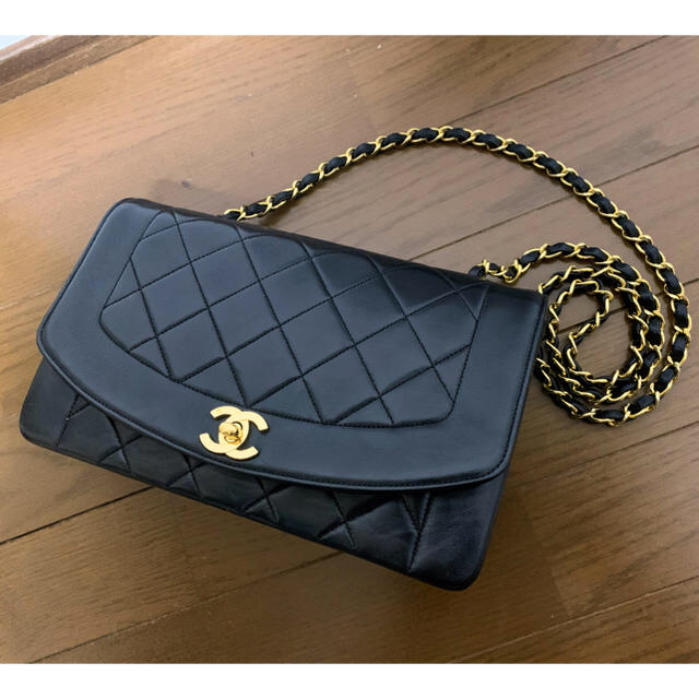 CHANEL(シャネル)の極美品！ヴィンテージ シャネル ダイアナフラップ ラムスキン チェーンバッグ レディースのバッグ(ショルダーバッグ)の商品写真