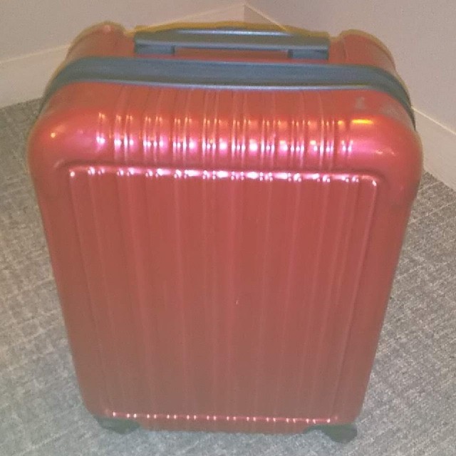 スーツケース　(100名以上機種機内持込可)
